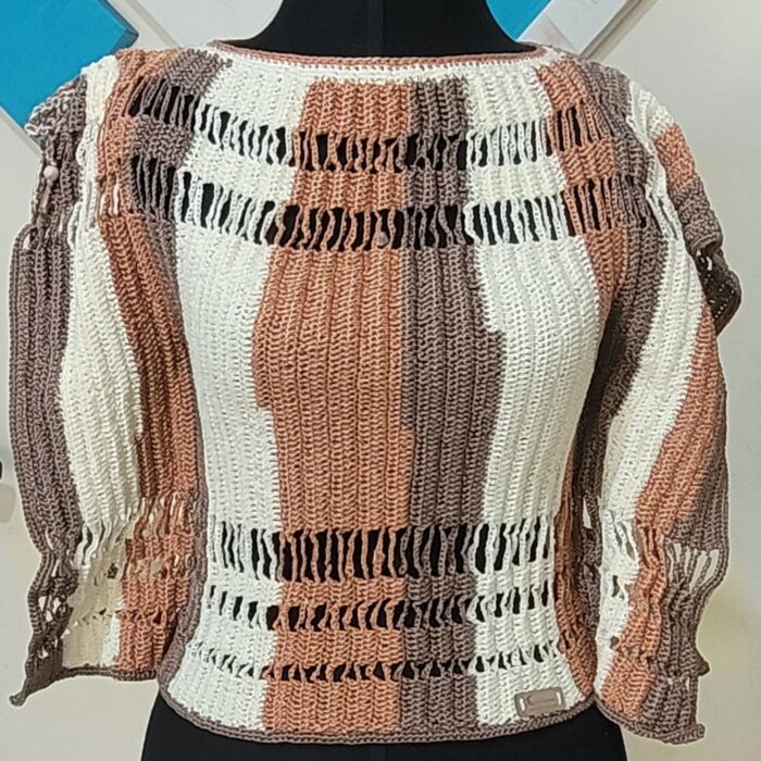 Blusa Tricolor com Manga Morcego